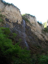 龍旋風 野三坡原來是 野 三坡