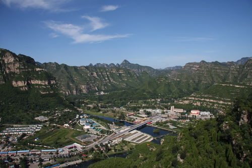 他借來130元建起一座5a級景區,去世時數千村民為他送行