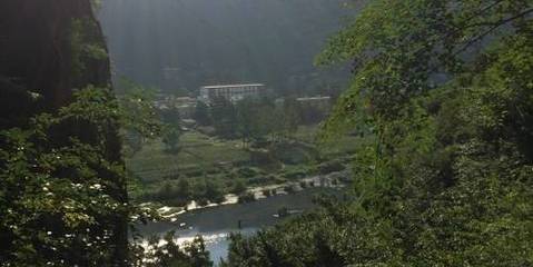 從北京到野三坡清泉山景區+拒馬河漂流、送竹筏、篝火晚會二日游