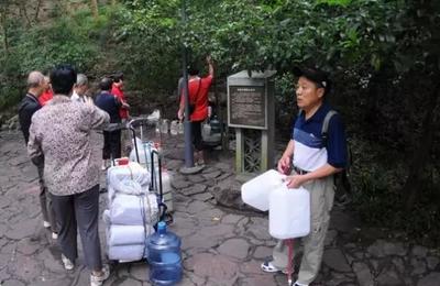 茶道丨泡茶之水自古就有江、湖、泉、井、雨、雪之分